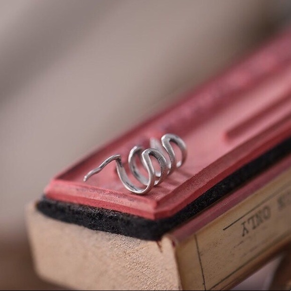 “Snakin’ Around” Unique Snake Wrap Cuff Earring - Picture 12 of 14